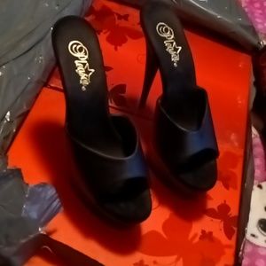 Open toe high heels sandals